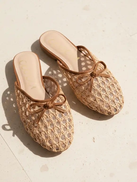 Mules de rafia tejida