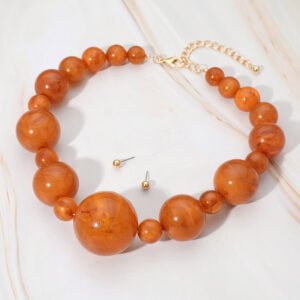 Collar con cuentas de resina jaspeada