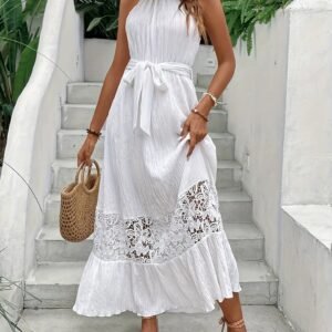 Vestido con cuello de encaje