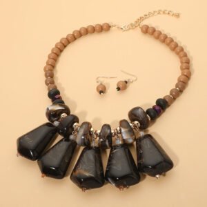 Collar Llamativo de resina
