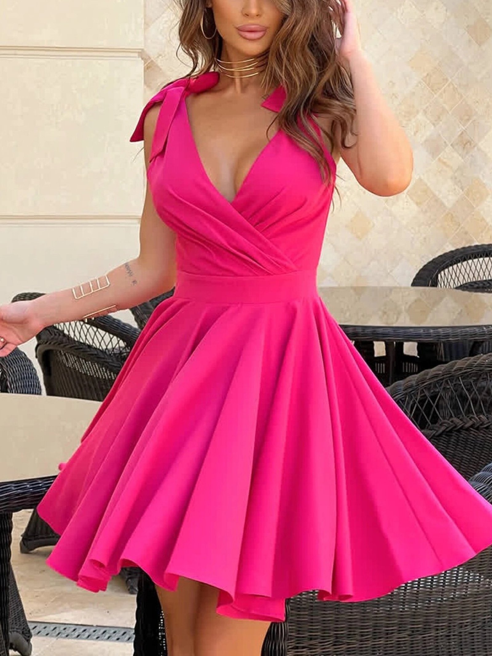 Vestido liso de cintura alta cuello en V