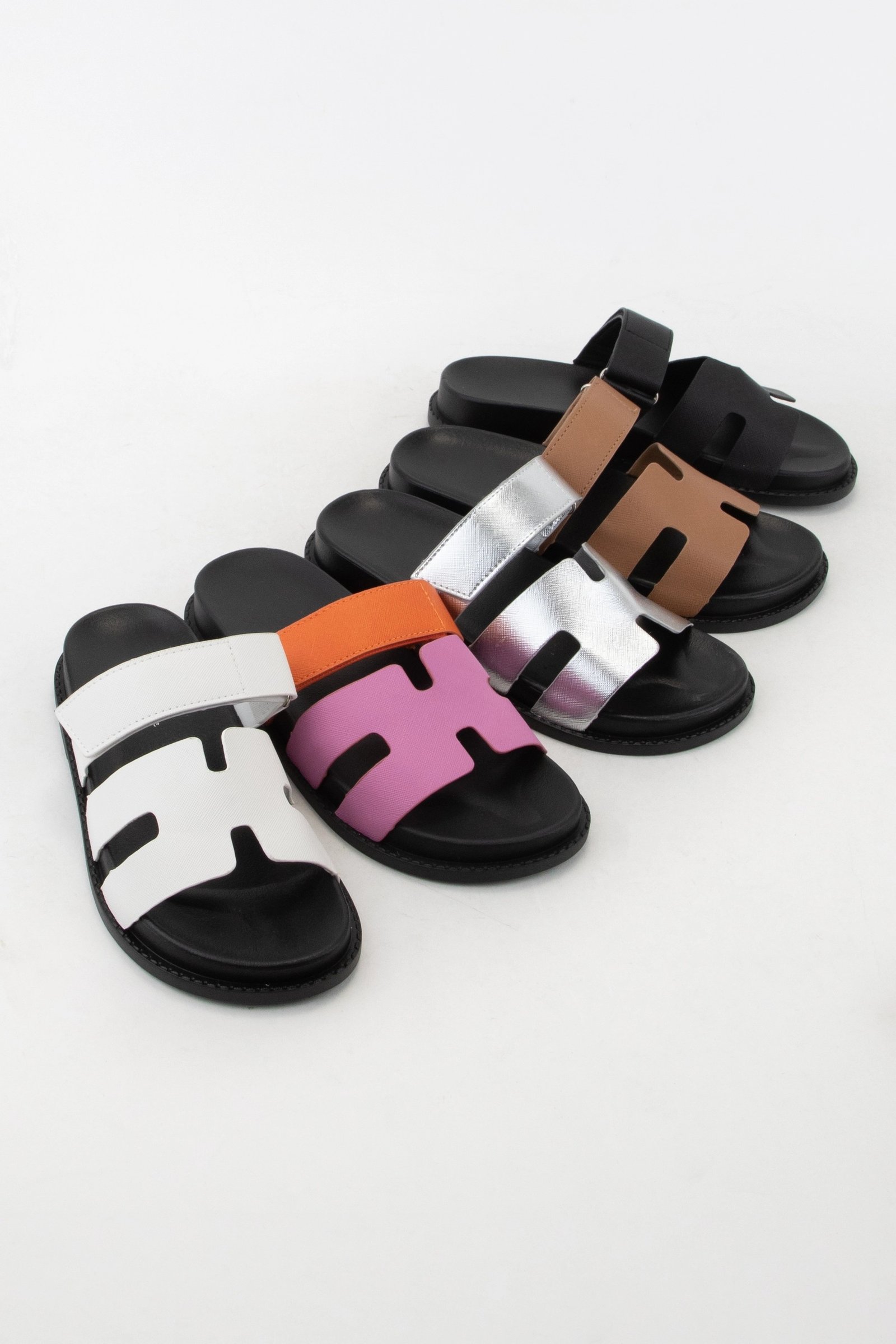 Sandalia deslizante con correa Velcro