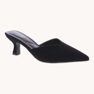 Tacones con punta afilada