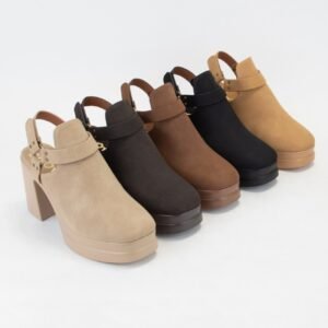 Botines con tacon y correa arnes
