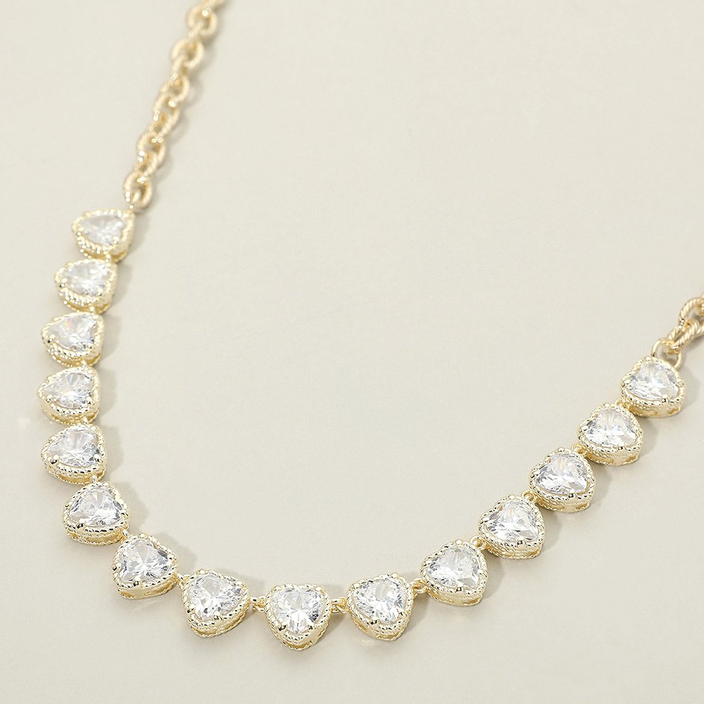Collar con eslabones de corazon