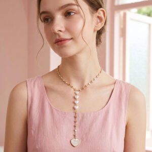 Colgante de corazón de nácar y perlas