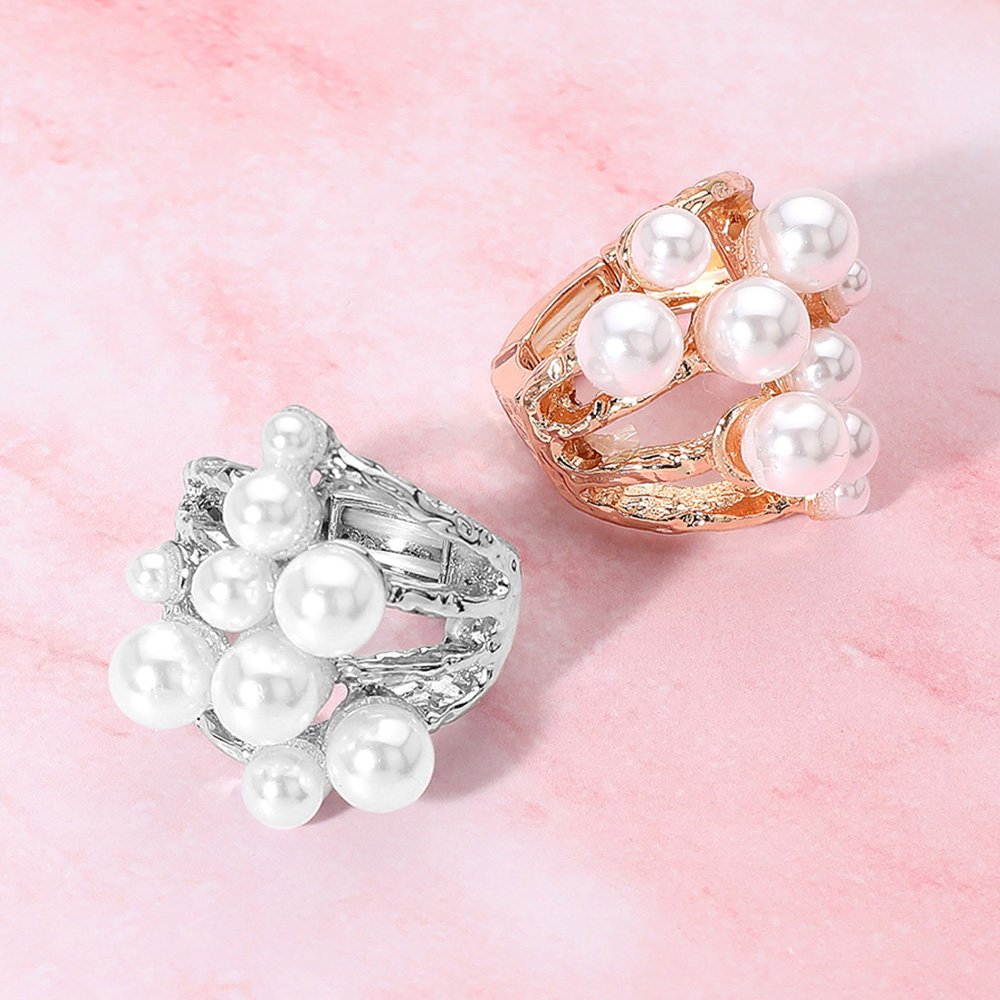 Anillo elástico adornado con perlas