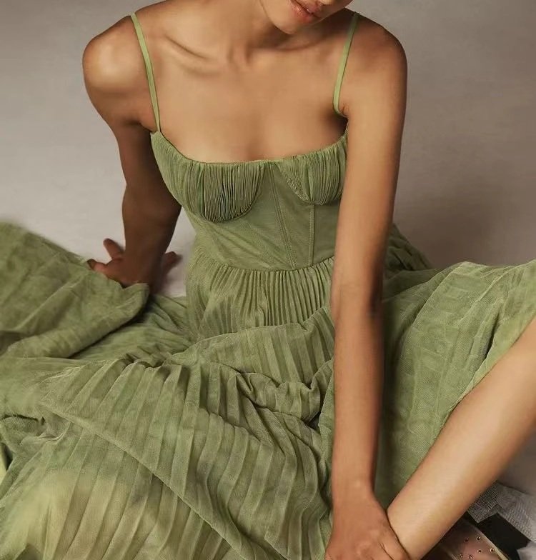 Vestido cóctel con pliegues - Imagen 2