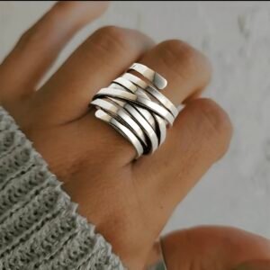Anillo de diseño espiral