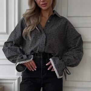 Blusa abotonada lunares